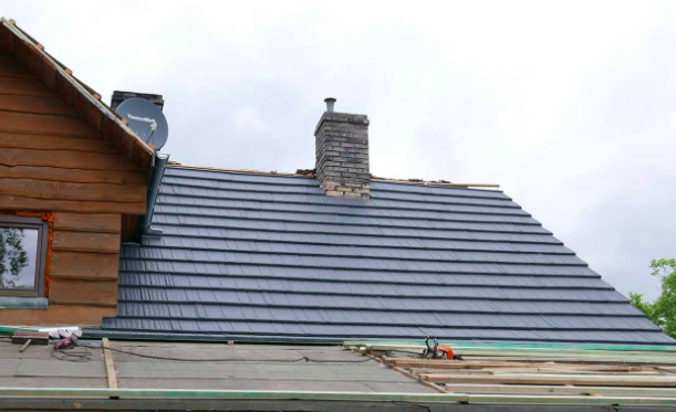 Модульна черепиця Novatik Wood МАТ — Voestalpine 0,5 мм (Австрія) RAL 7016 - Зображення 6