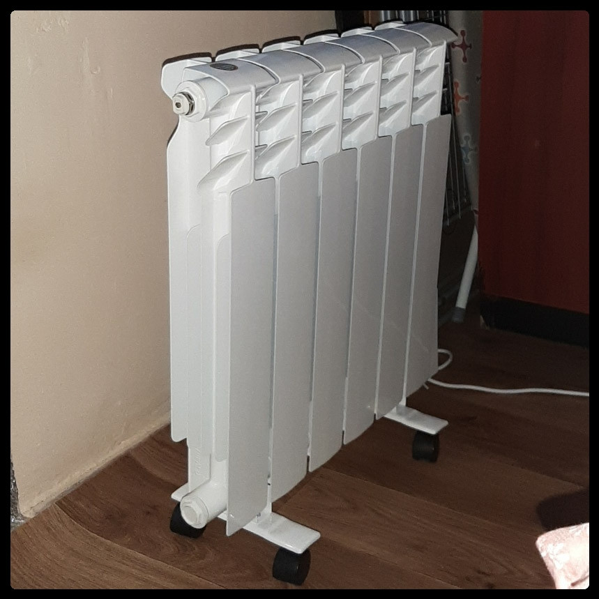 Електрорадіатор FLYME Elite/6 секцій/650 Ватів/з ніжками/до 14 м2